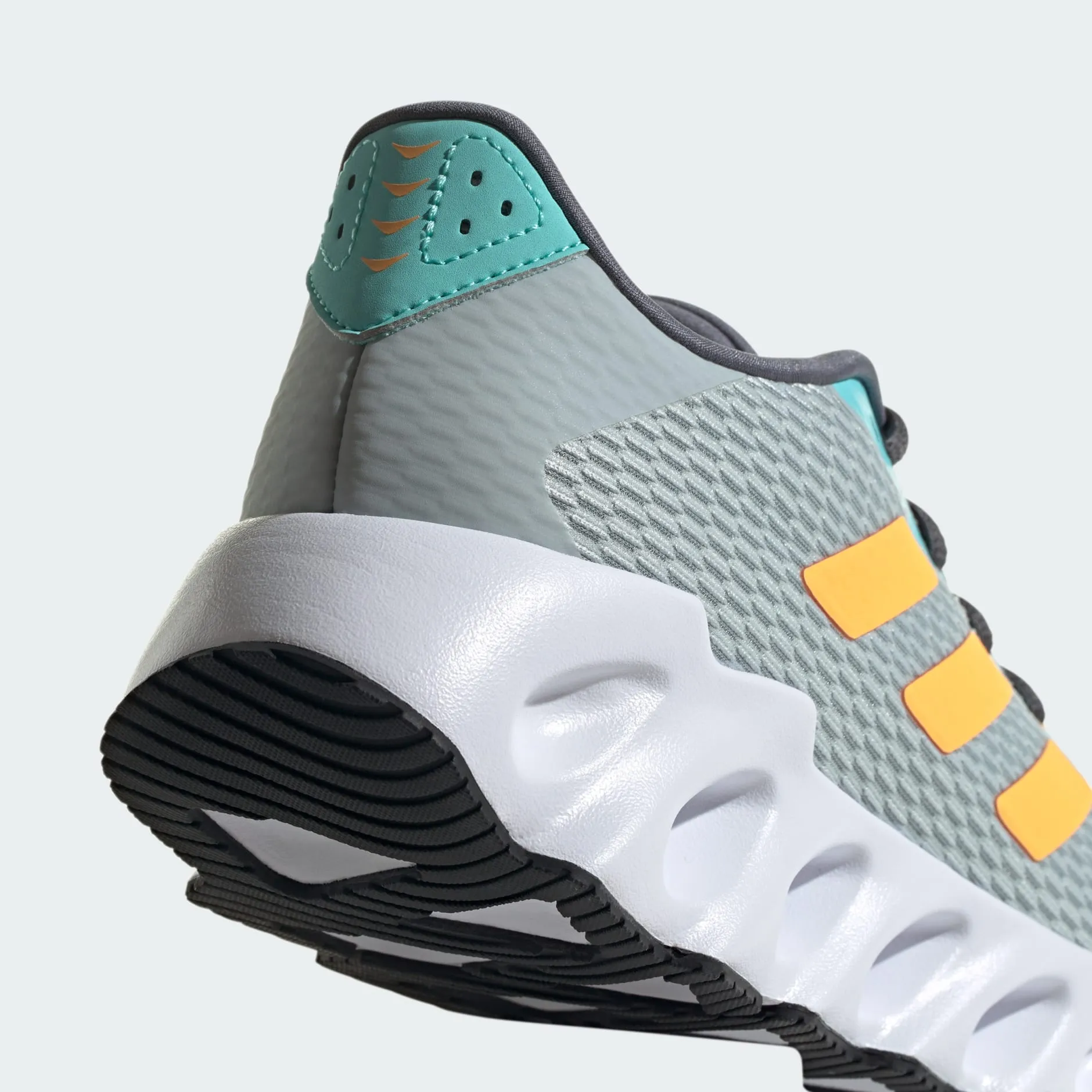 ADIDAS SWITCH RUN RUNNING  - IF5716