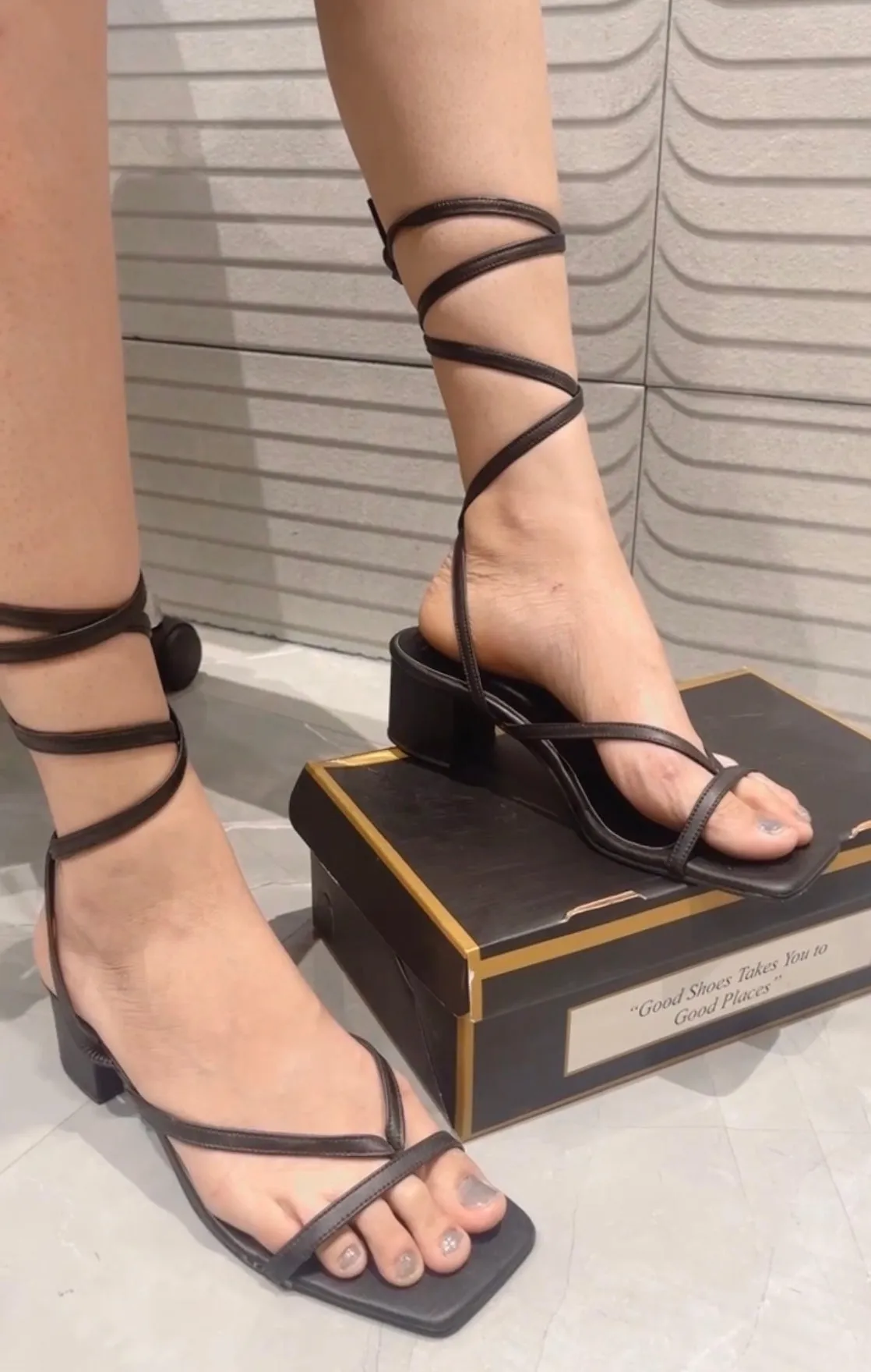 Black Sleek Mid Heel tie ups