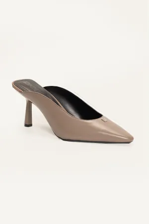 NETTA POINTED PUMP