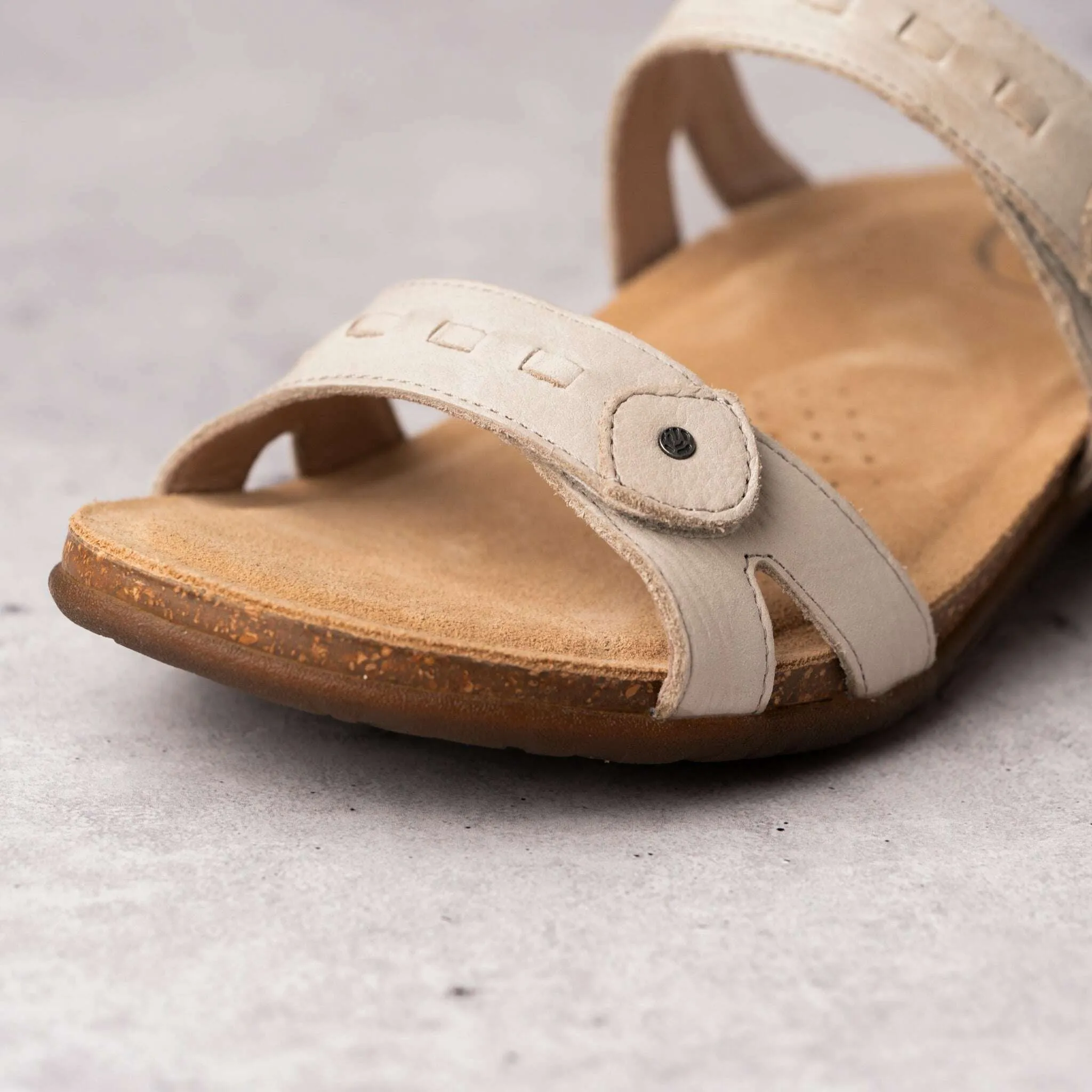 Taos - Bandalero - Red, Navy & Stone Nubuck